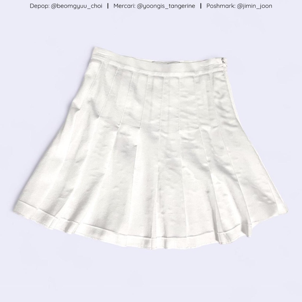 White pleated skirt 🤍